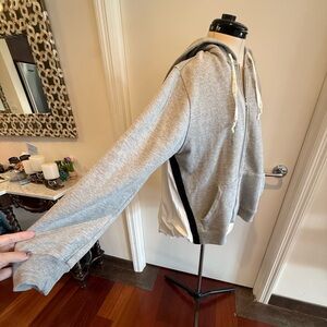 Clu Bubble Hem Zip Hoodie Grey and White Size L